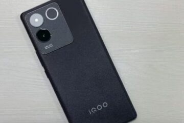 iQOO Z7 Pro 5G में 6.78-inch का FHD+ AMOLED डिस्प्ले दिया गया है, जो 120Hz रिफ्रेश रेट के साथ आएगा